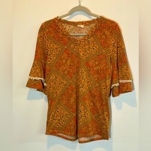 Soft flowy top Size Small